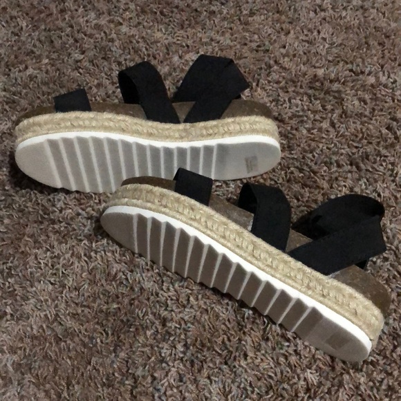 Brand New, Elevated sandals, size 9, black - Picture 3 of 4